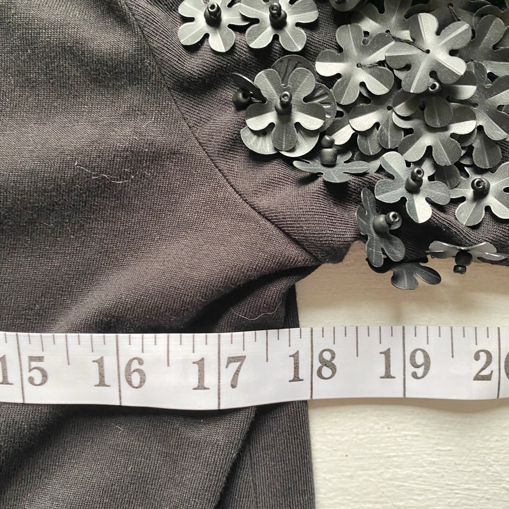 Vilagallo Black Short Sleeve Top with Floral Embellishment on Sleeves - Picture 9 of 14